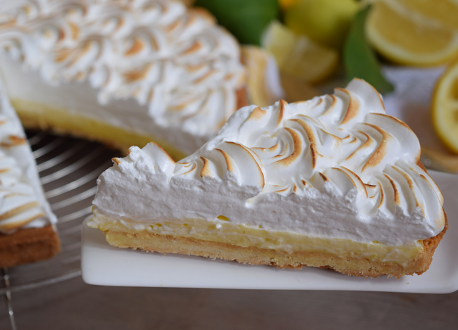 fetta di meringue pie al limone