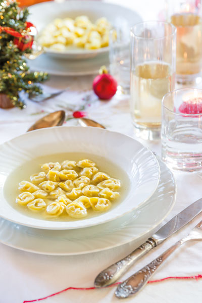 cena di Natale, cibo, insalata di rinforzo, tortellini, cenone, 