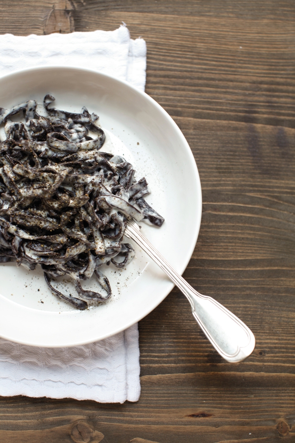 Pasta al cacao con crema di pecorino