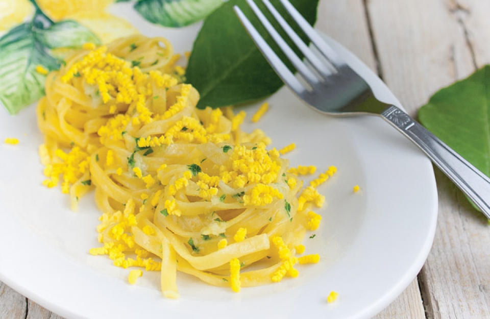 Tagliolini al limone con mimosa di uova